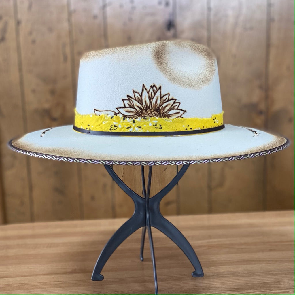 Amarillo La Gorra